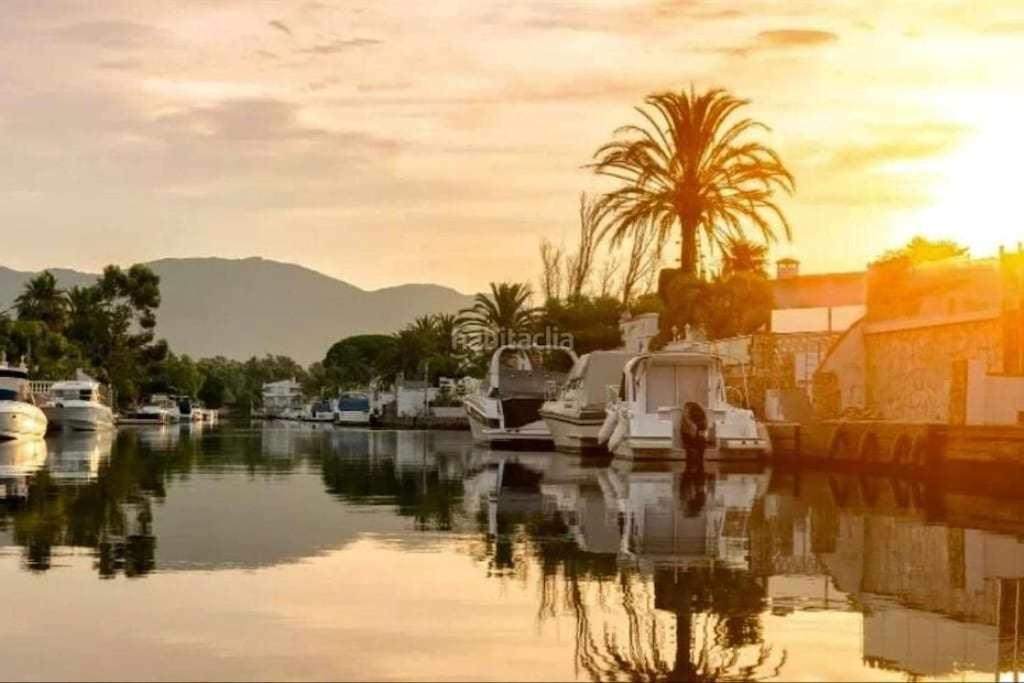 Jouvacations Villa Freser Empuriabrava Exterior photo