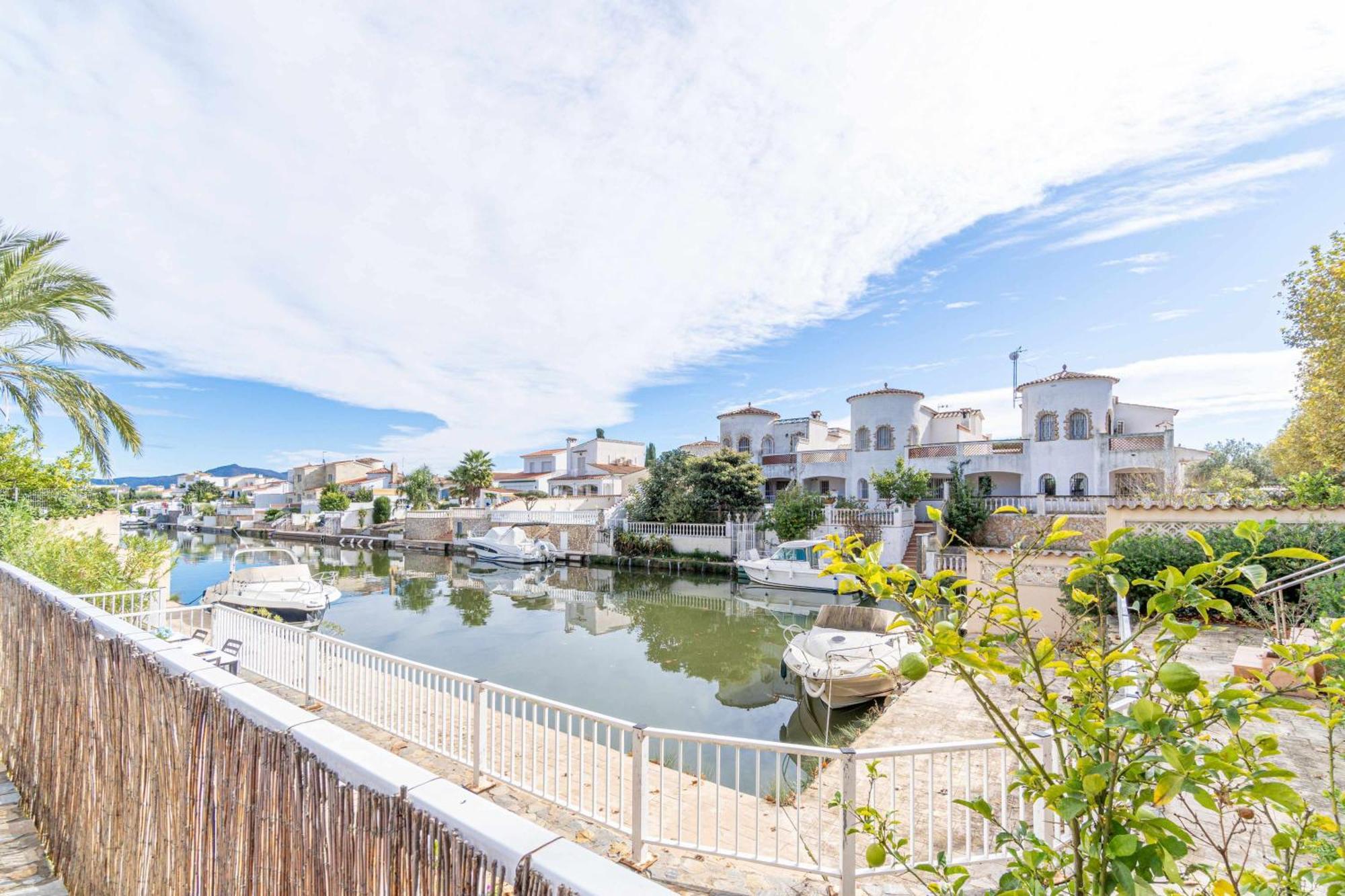 Jouvacations Villa Freser Empuriabrava Exterior photo
