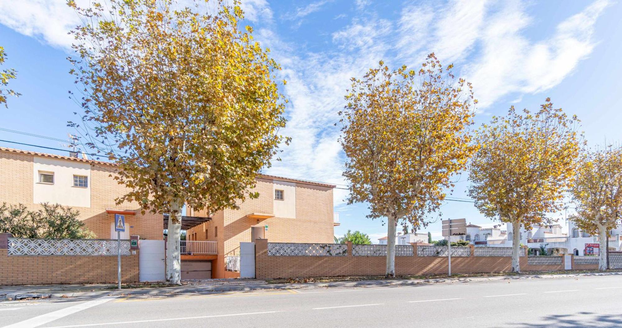 Jouvacations Villa Freser Empuriabrava Exterior photo